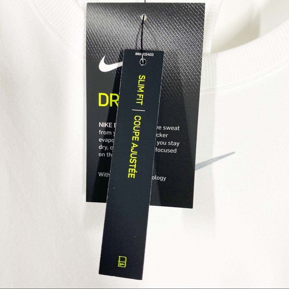 Nike Infinite Tank - White / Silver Swoosh - Size Small - NWT - Picture 8 of 12